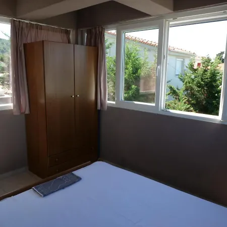 Giotis Apartment *