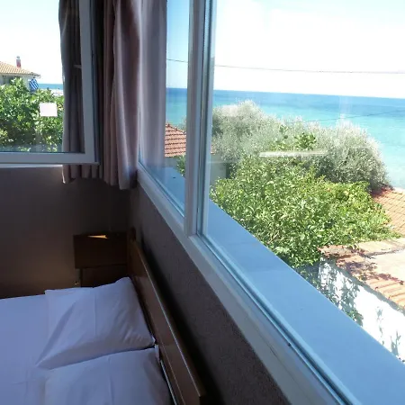 Giotis Apartment *
